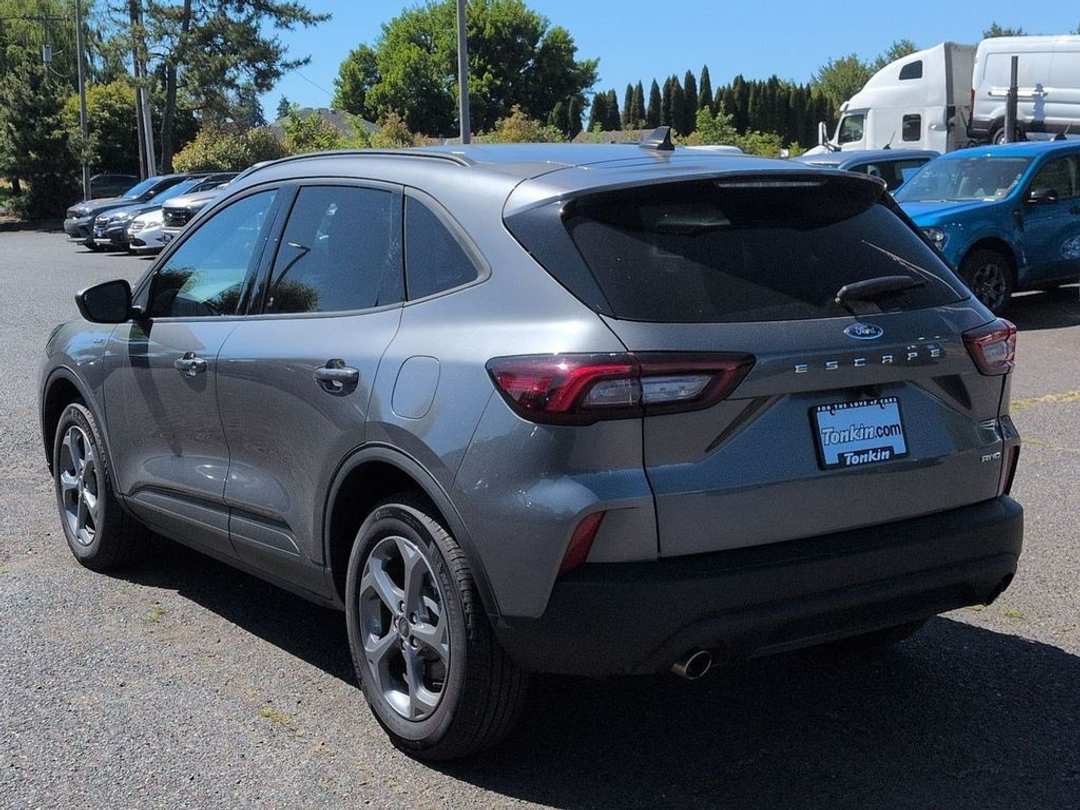 2025 Ford Escape STLine - Image 3