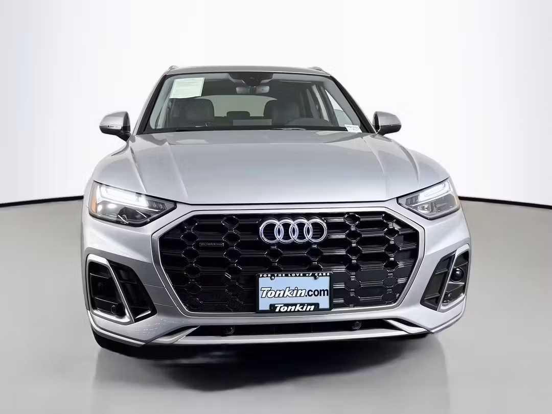2023 Audi Q5 45 S line Premium - Image 2
