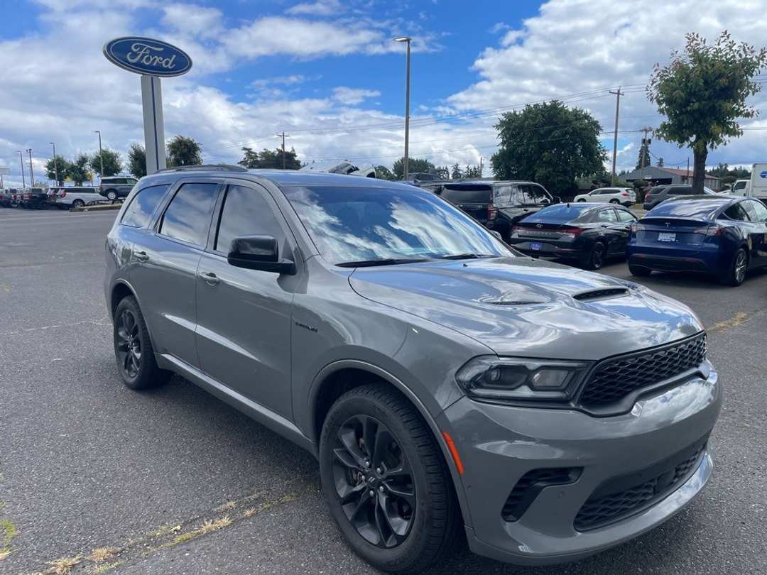 2023 Dodge Durango Orange Sport - Image 3