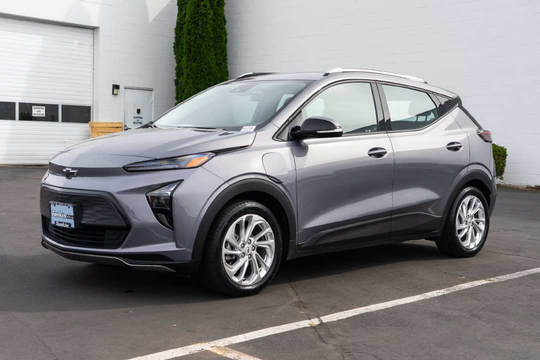 2023 Chevrolet Bolt Euv LT - Image 3