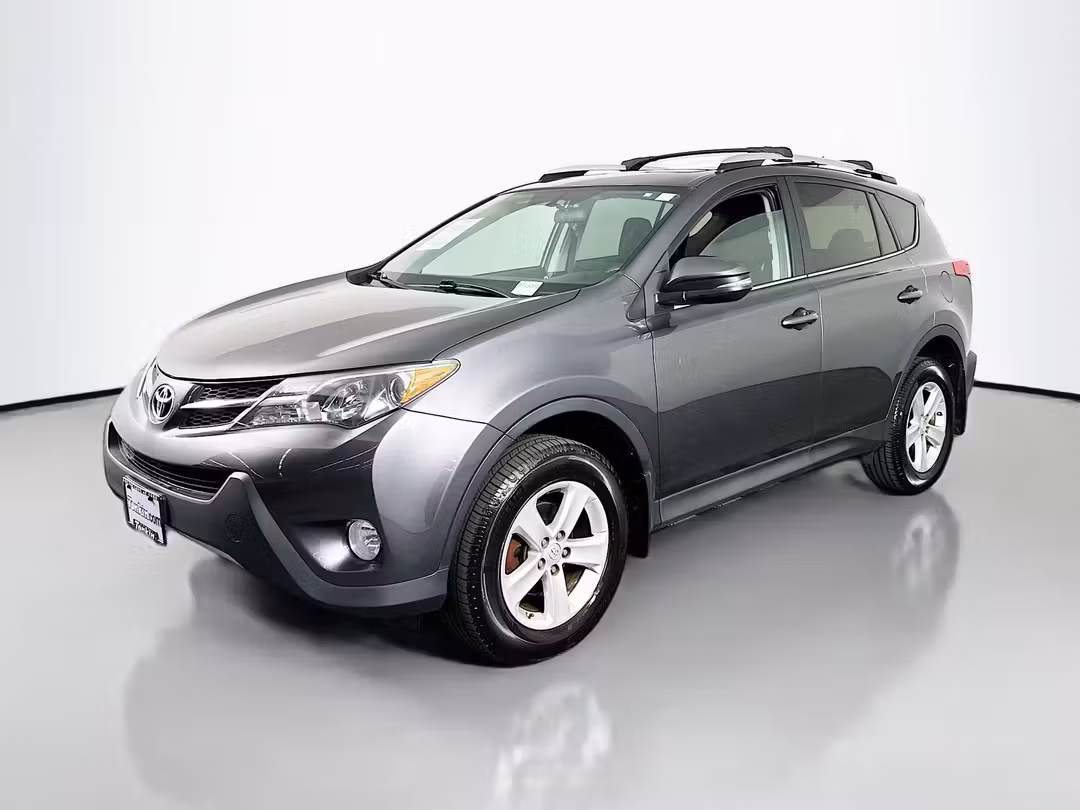 2013 Toyota Rav4 XLE - Image 3