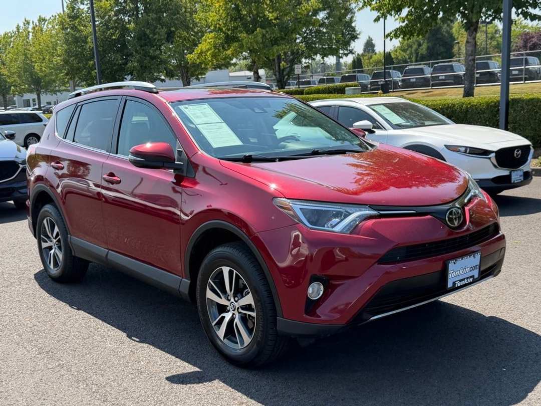 2018 Toyota Rav4 XLE - Image 2