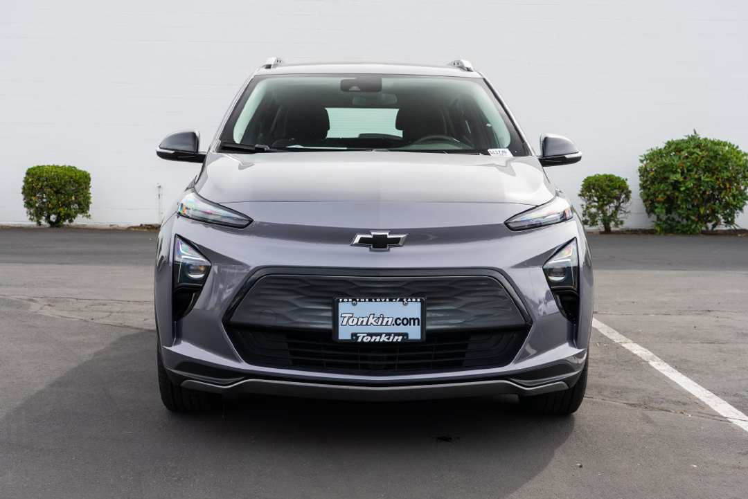 2023 Chevrolet Bolt Euv LT - Image 2