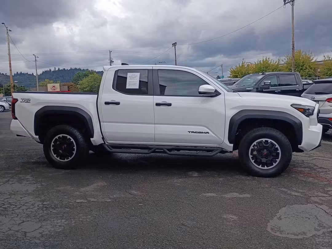 2024 Toyota Tacoma TRD OffRoad - Image 3