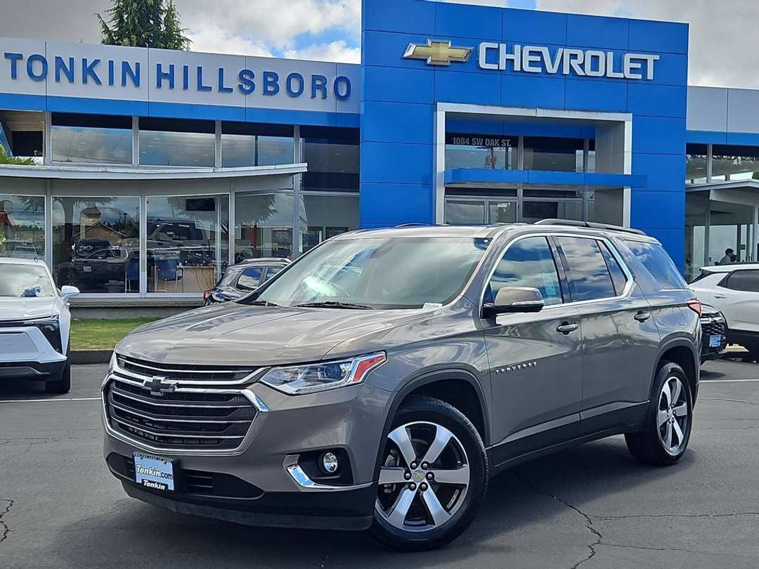 2019 Chevrolet Traverse 3LT - Image 2
