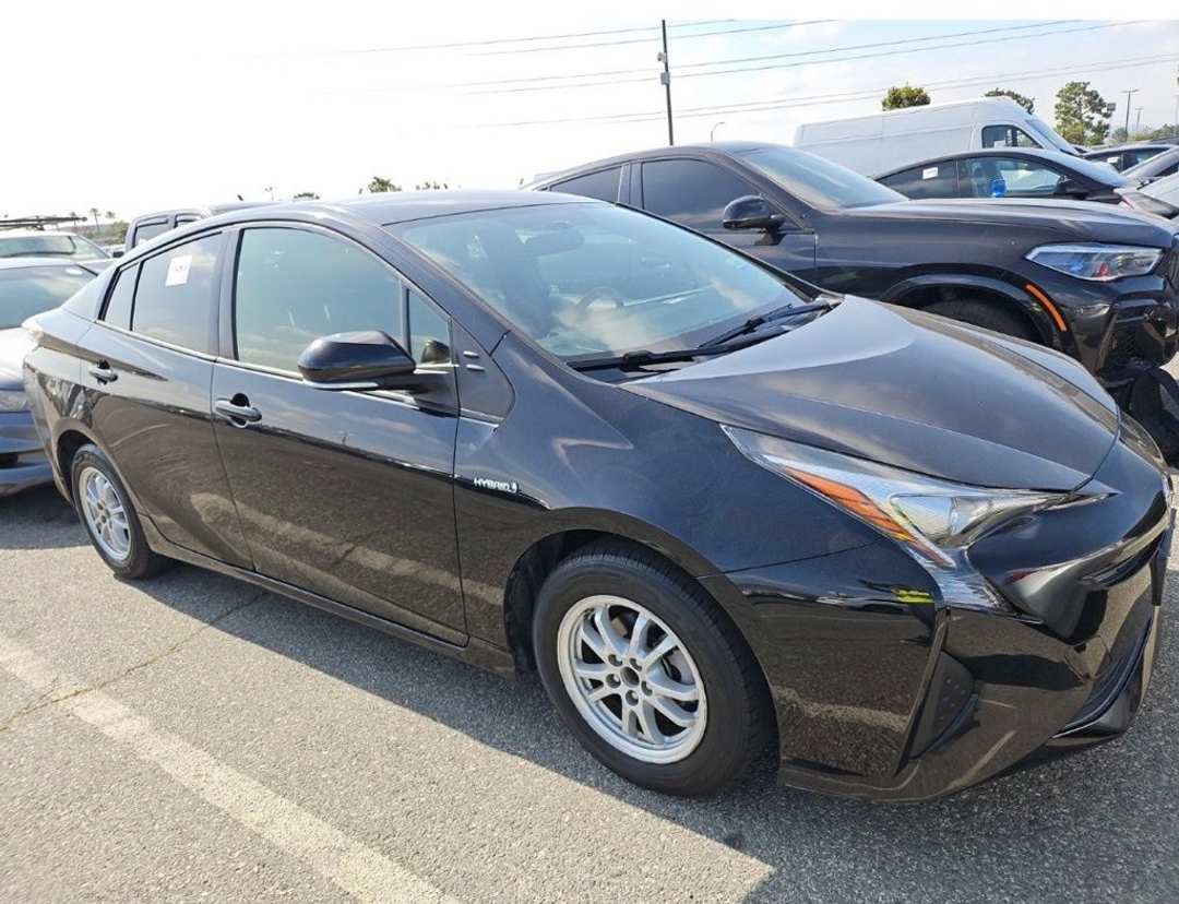 2016 Toyota Prius Two - Image 2