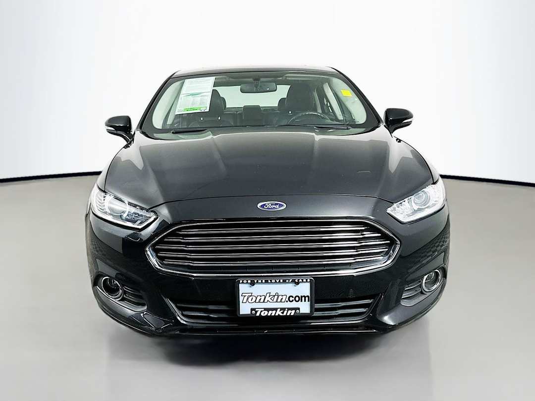 2016 Ford Fusion Energi SE Luxury - Image 2