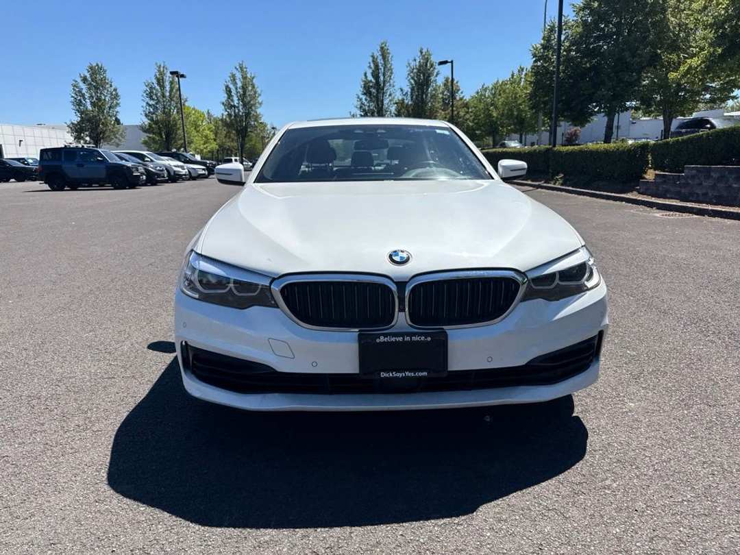 2019 BMW 5 Series 530e iPerformance - Image 2