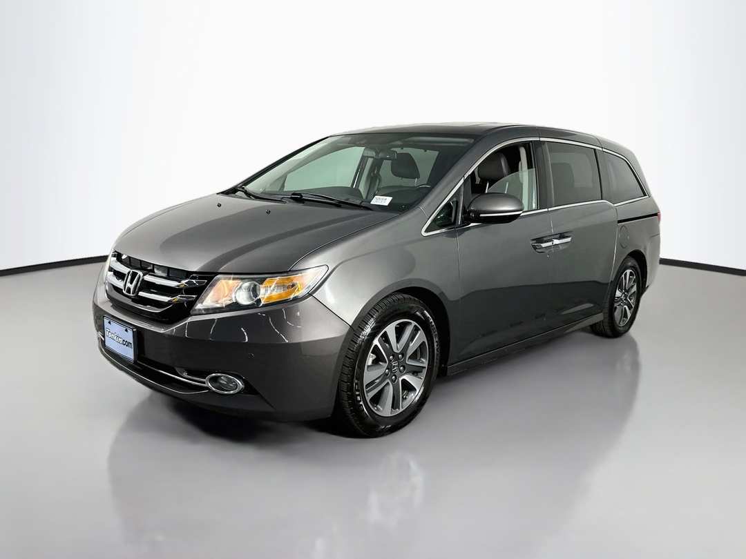 2015 Honda Odyssey Touring - Image 3