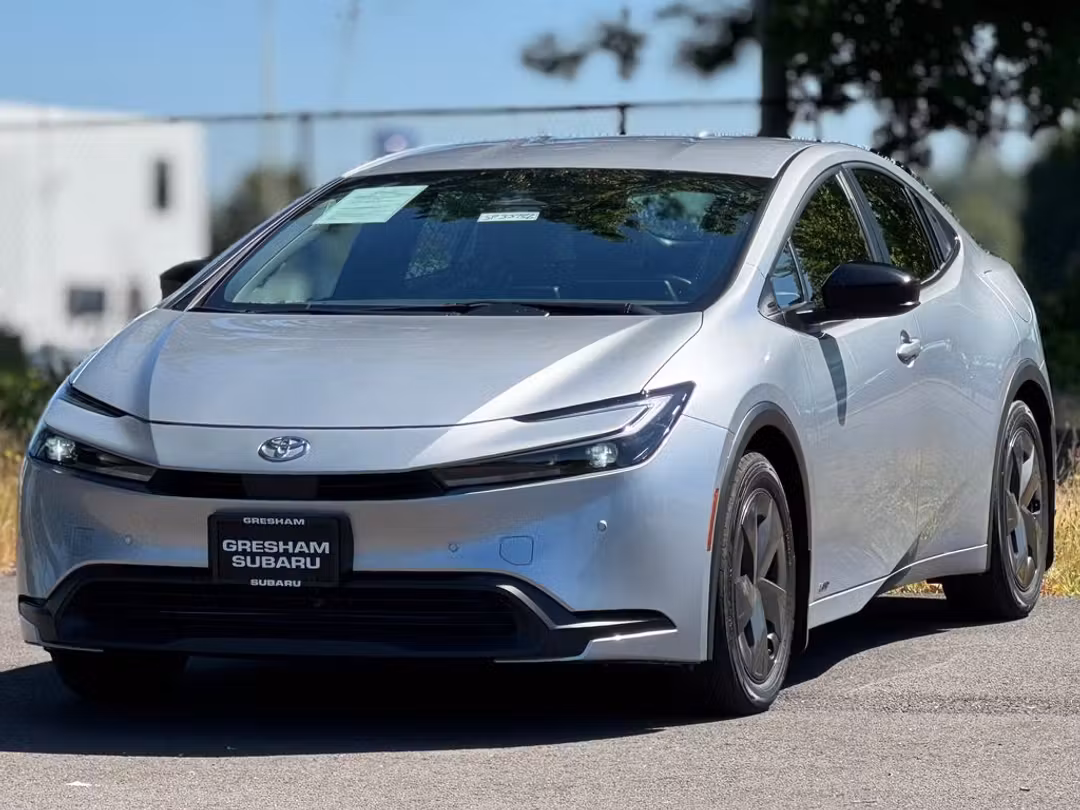 2025 Toyota Prius LE - Image 3