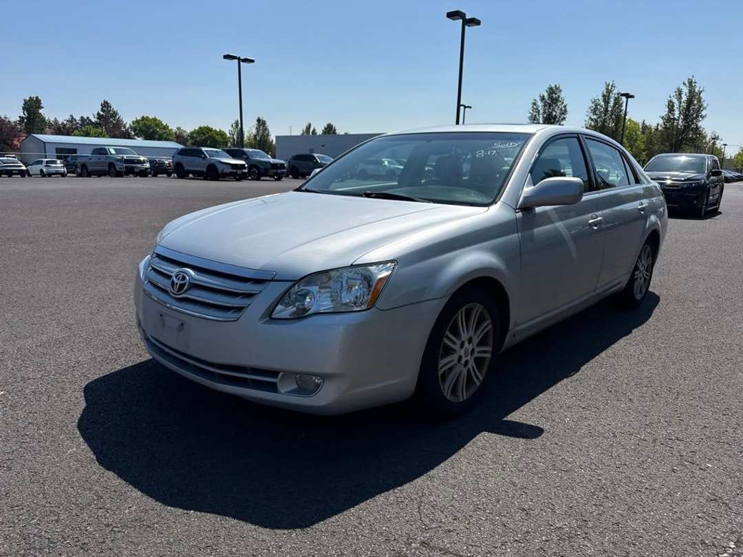 2007 Toyota Avalon Limited - Image 3