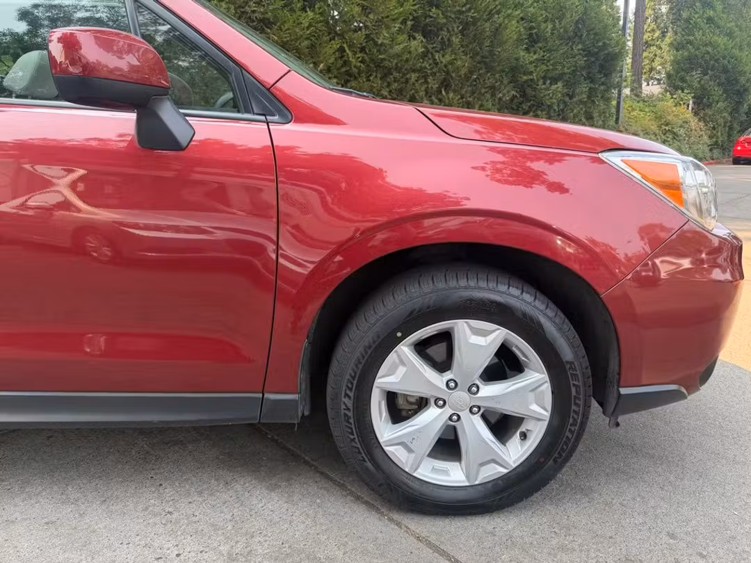 2016 Subaru Forester 2.5i Premium - Image 3