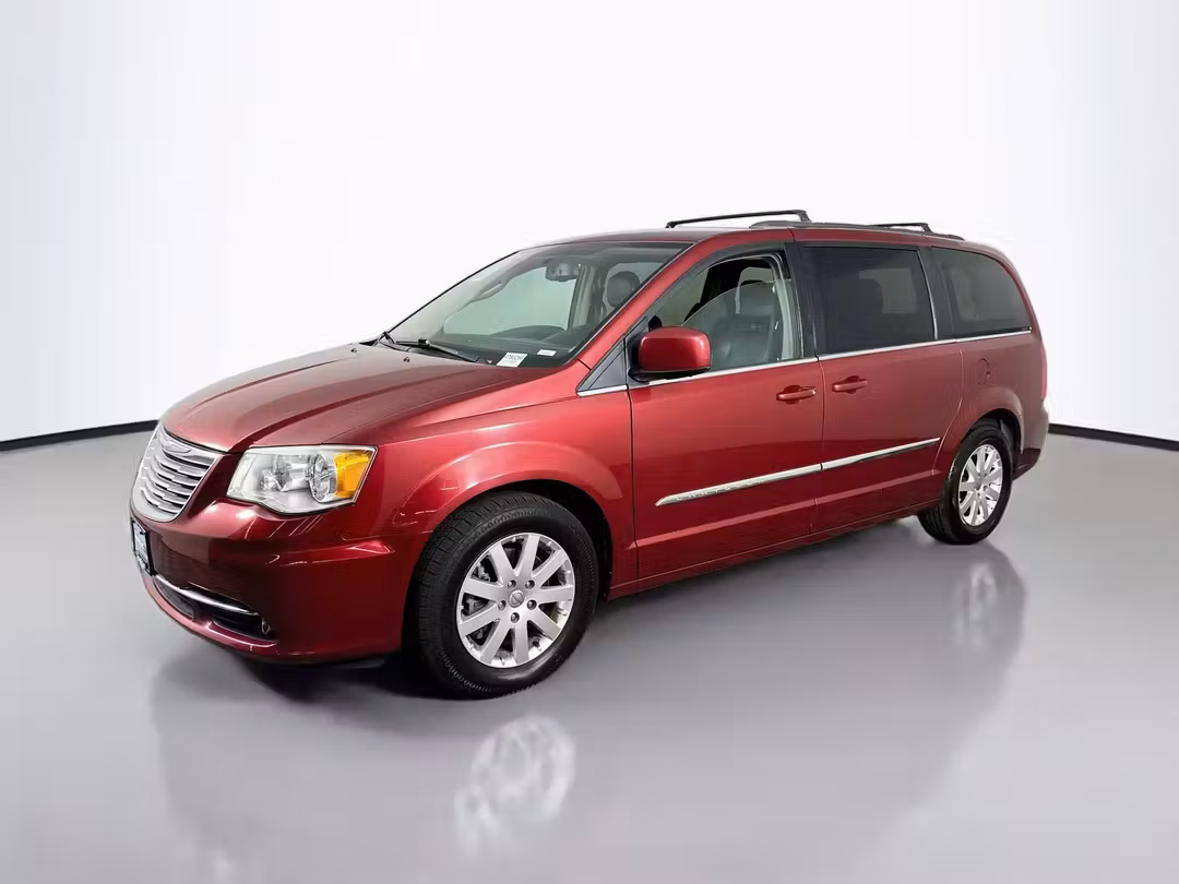 2016 Chrysler Town & Country Touring - Image 3