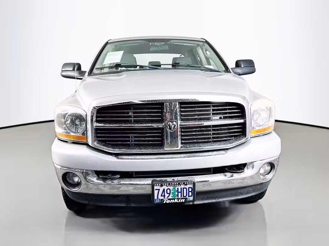 2006 Dodge Ram 2500 SLT - Image 2