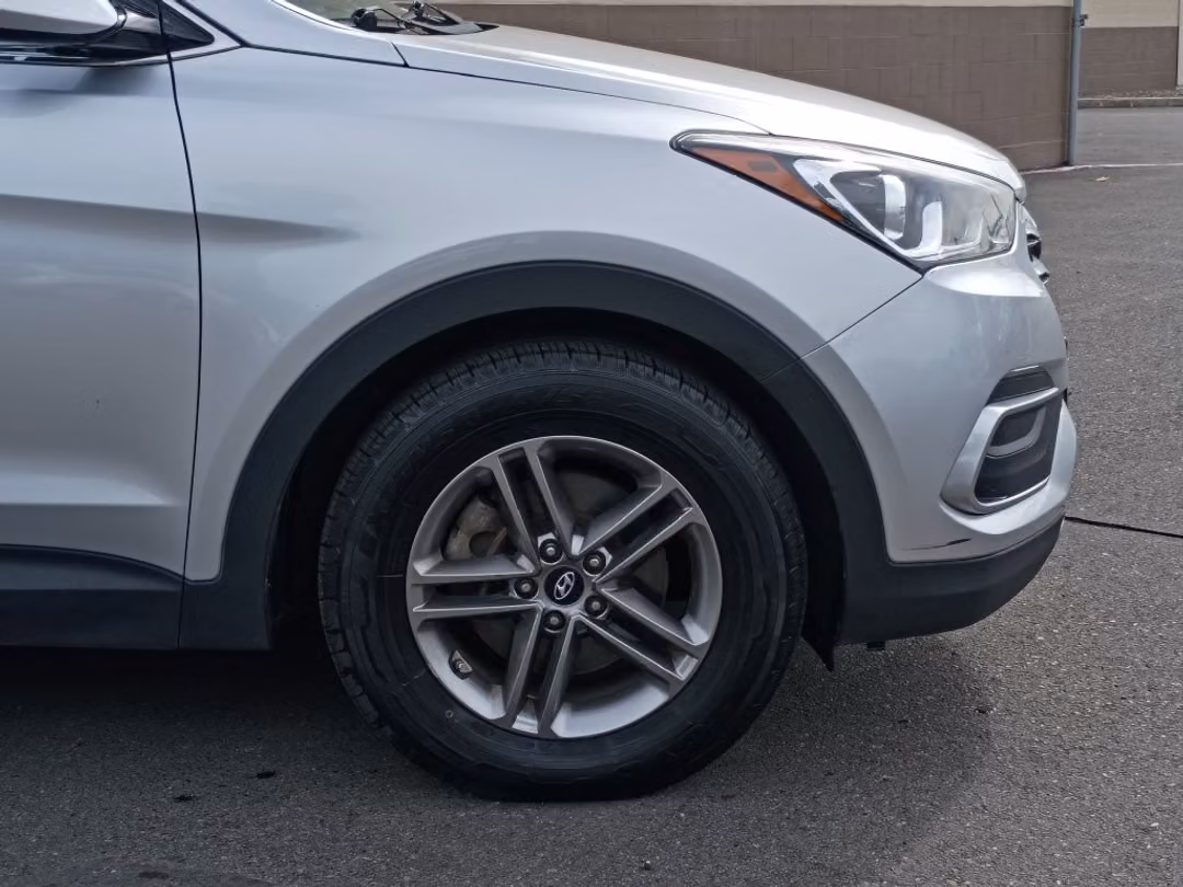 2018 Hyundai Santa Fe Sport 2.4 Base - Image 2
