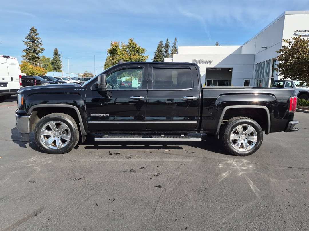 2018 GMC Sierra 1500 SLT - Image 3