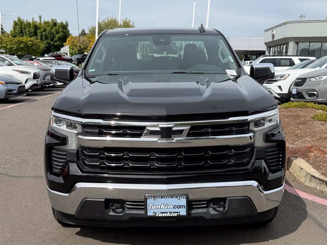 2023 Chevrolet Silverado 1500 LT - Image 3