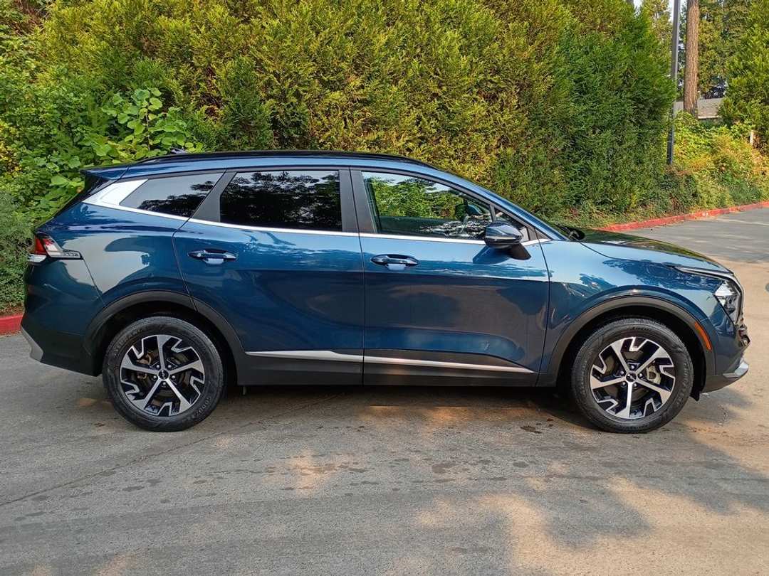 2023 Kia Sportage Hybrid EX - Image 3