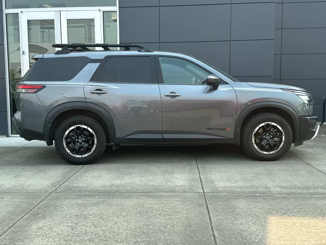 2024 Nissan Pathfinder Rock Creek - Image 3