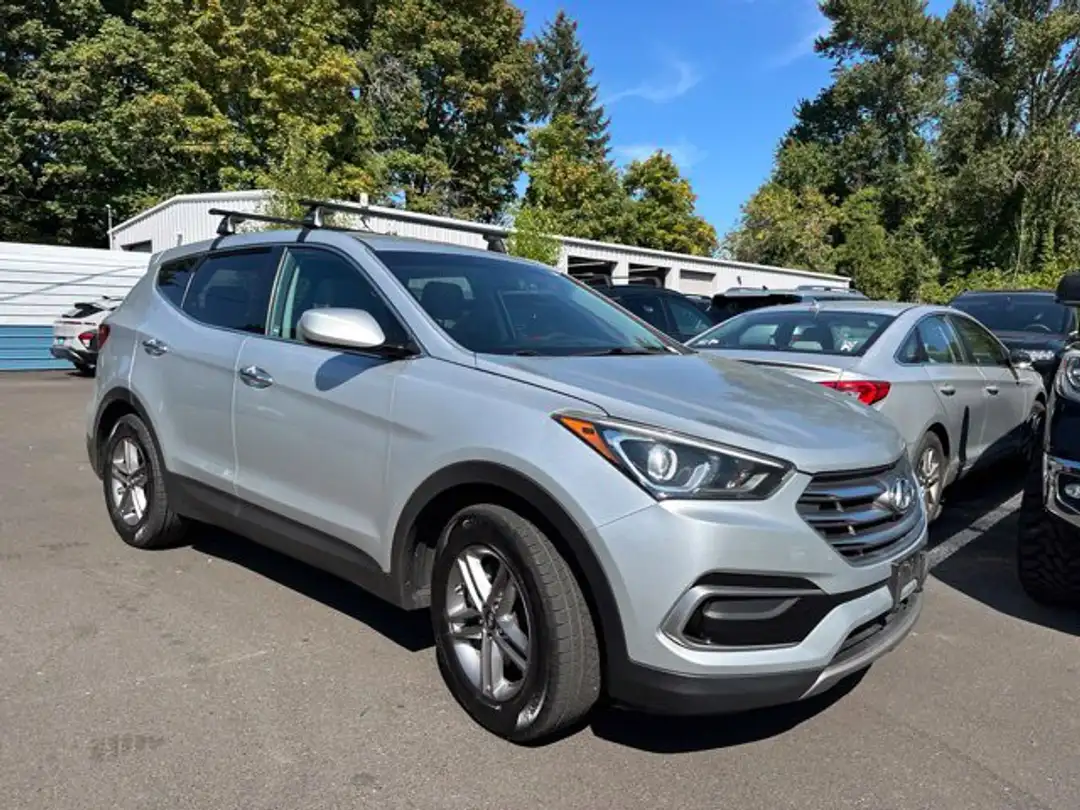 2017 Hyundai Santa Fe Sport 2.4 Base - Image 2