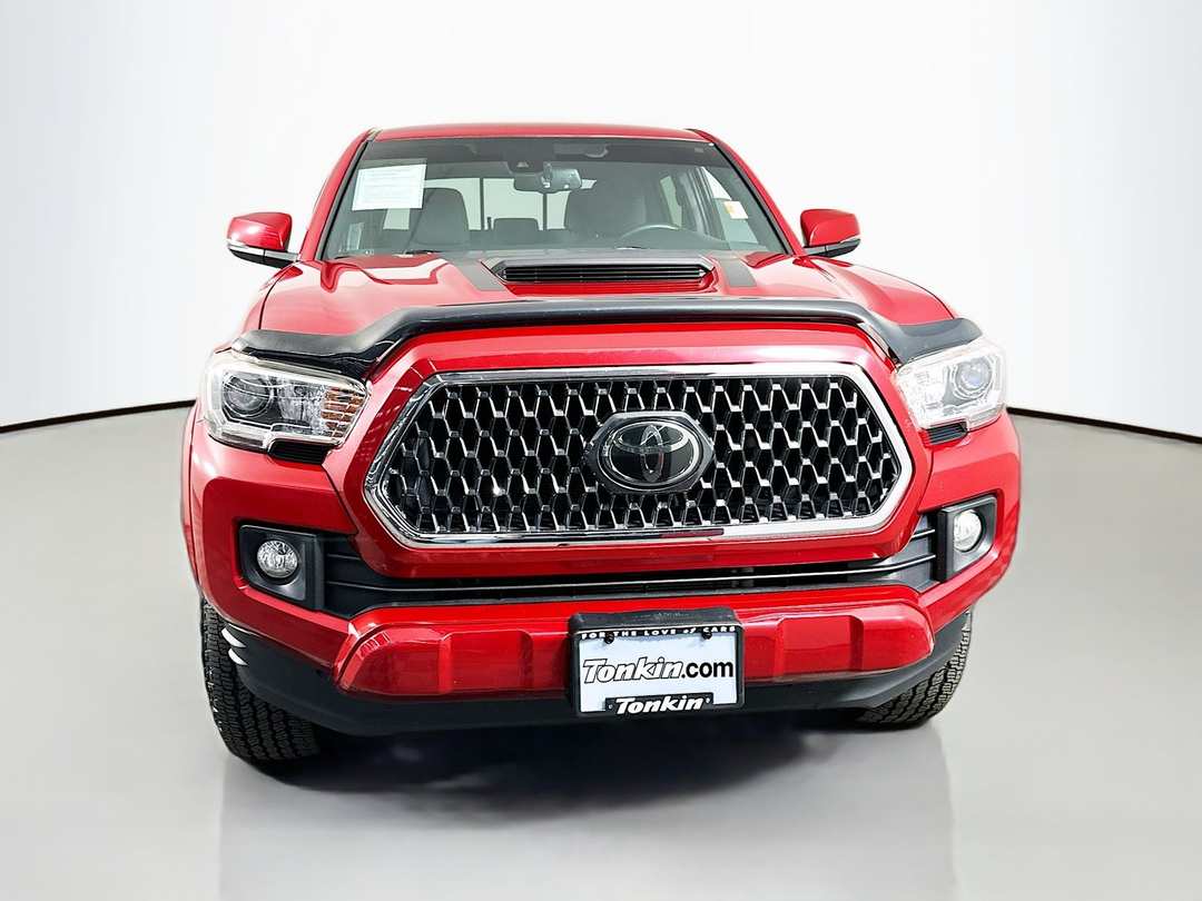 2018 Toyota Tacoma TRD Sport - Image 2