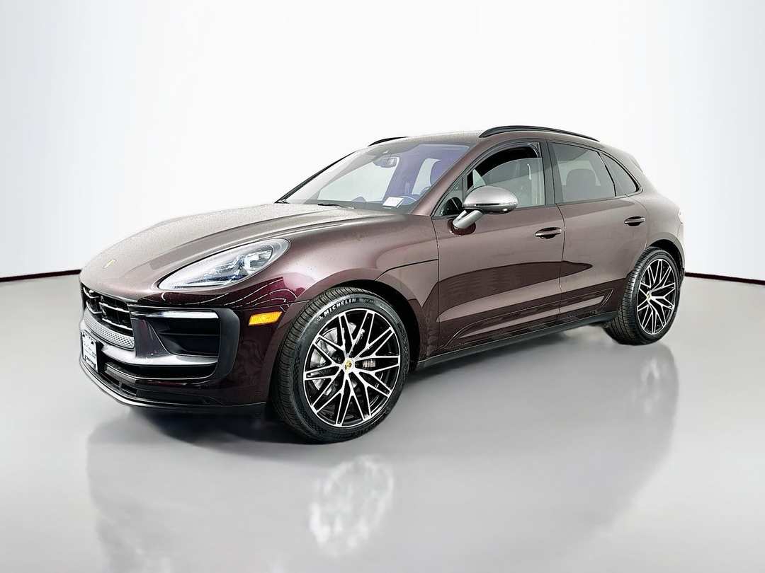 2023 Porsche Macan T - Image 3