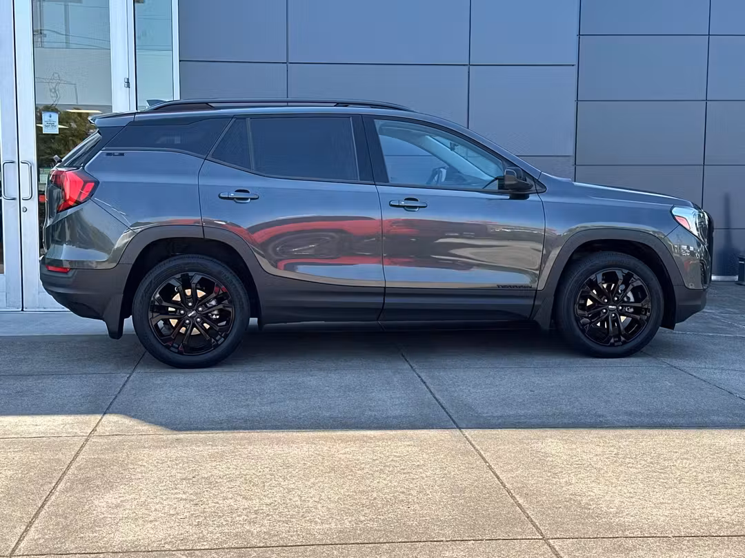 2020 GMC Terrain SLE - Image 2