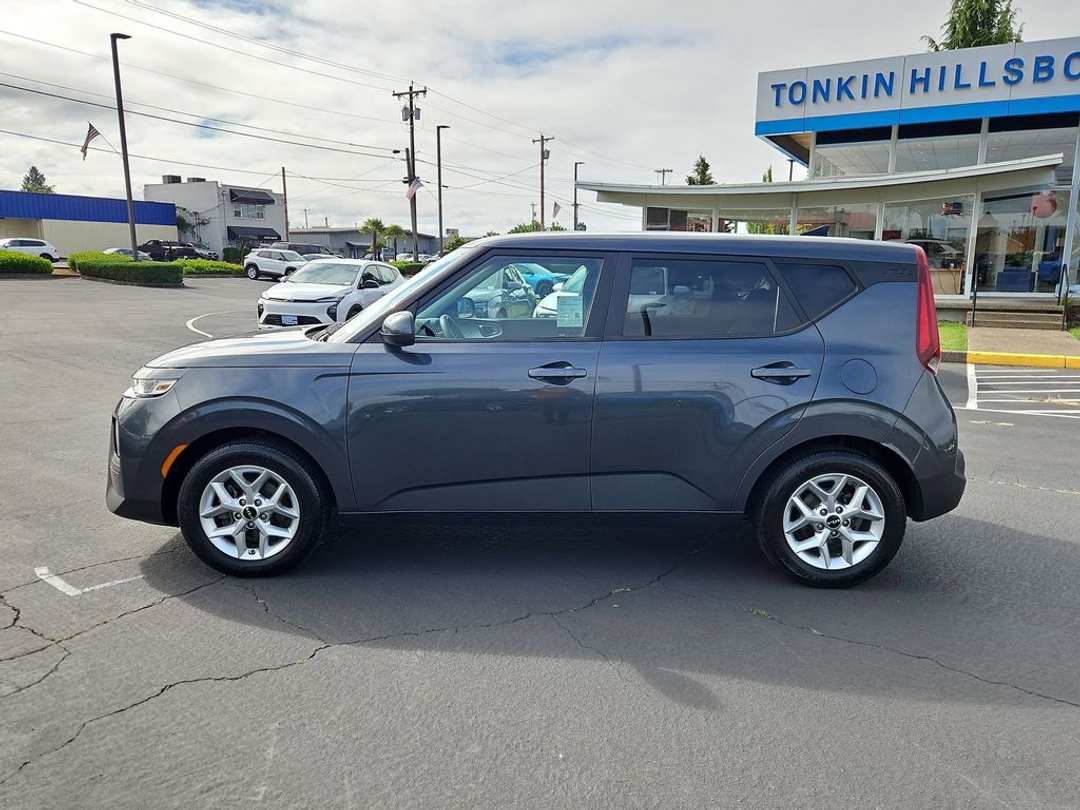 2022 Kia Soul LX - Image 3