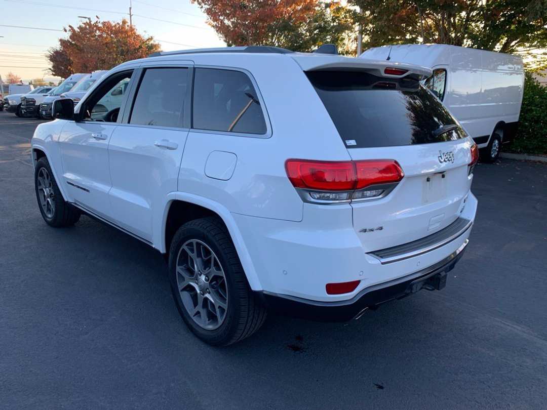 2018 Jeep Grand Cherokee Limited - Image 2