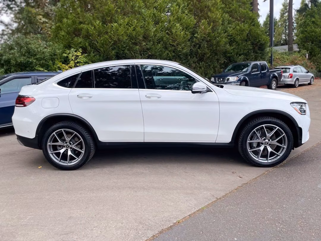 2021 Mercedes-Benz GLC GLC 300 - Image 3