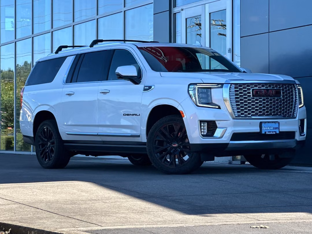 2022 GMC Yukon Xl Denali - Image 2