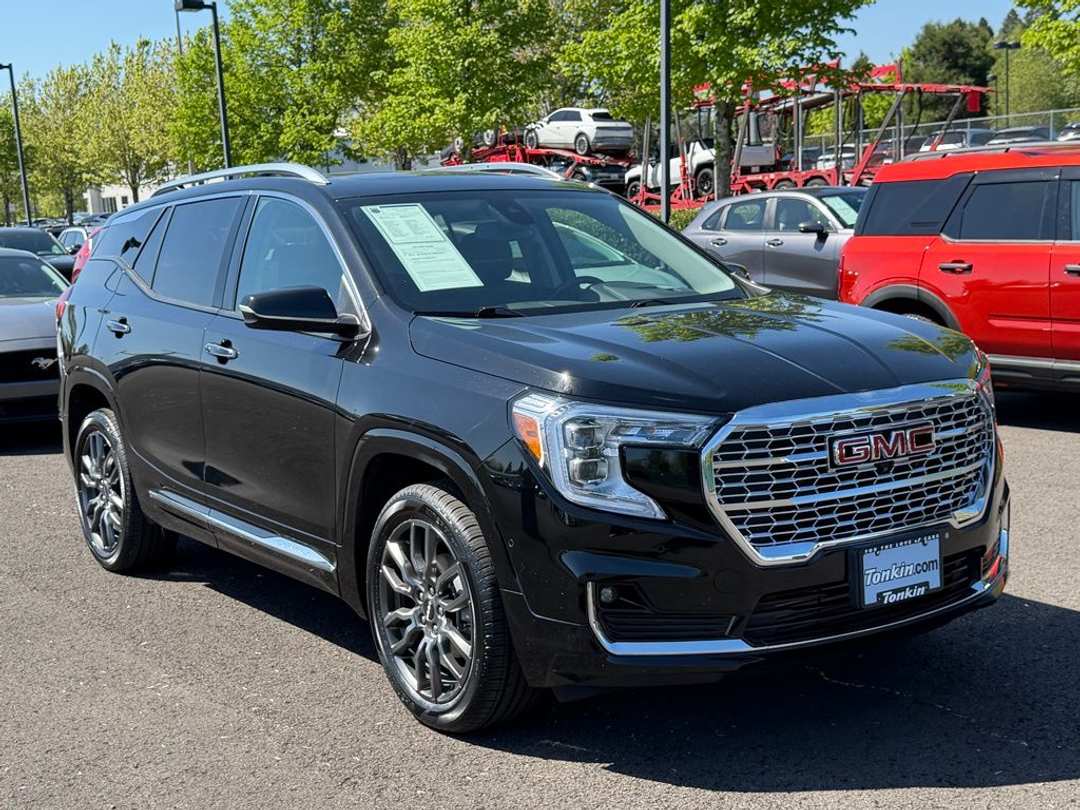 2022 GMC Terrain Denali - Image 2