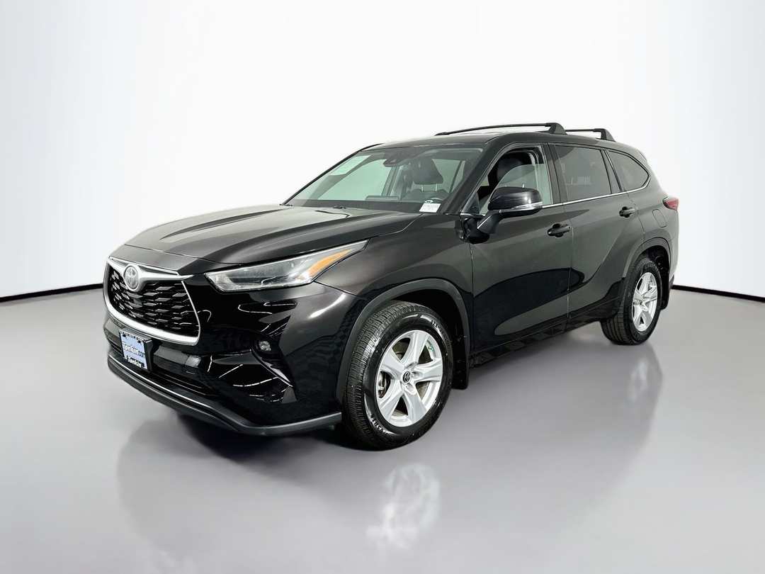 2021 Toyota Highlander LE - Image 3