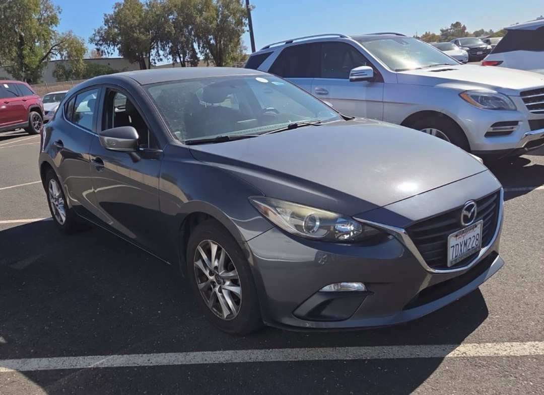 2014 MAZDA Mazda3 i Grand Touring - Image 2