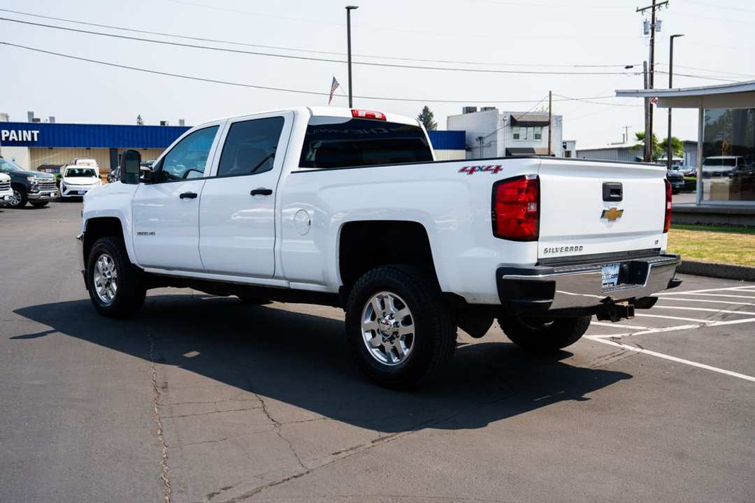 2015 Chevrolet Silverado 2500Hd LT - Image 2