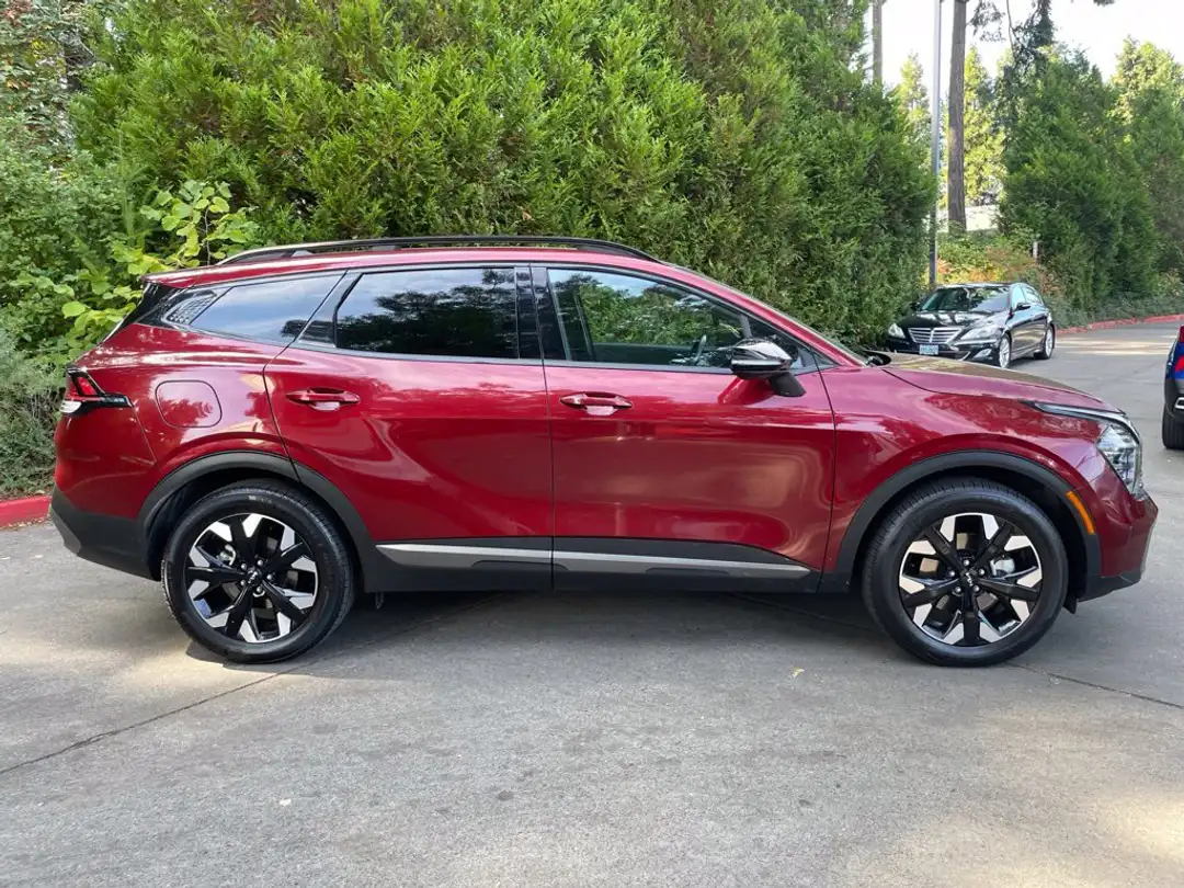 2024 Kia Sportage Plug-In Hybrid XLine - Image 3