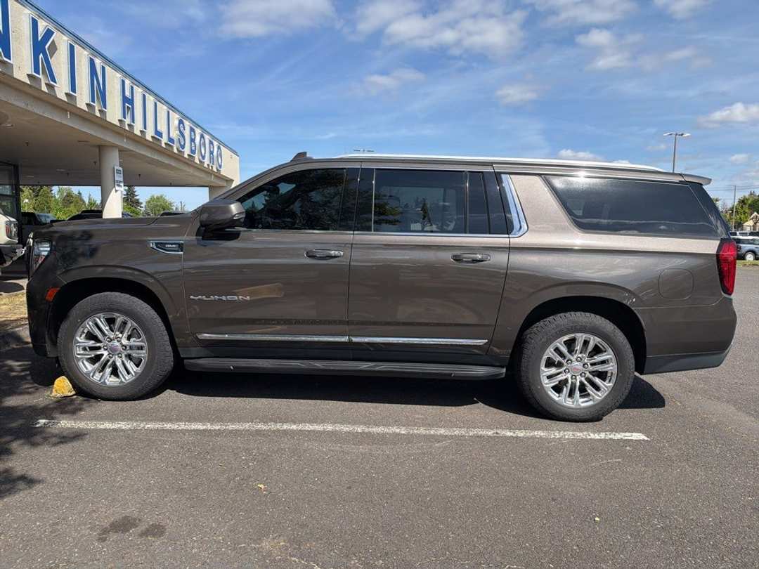 2021 GMC Yukon Xl SLT - Image 2