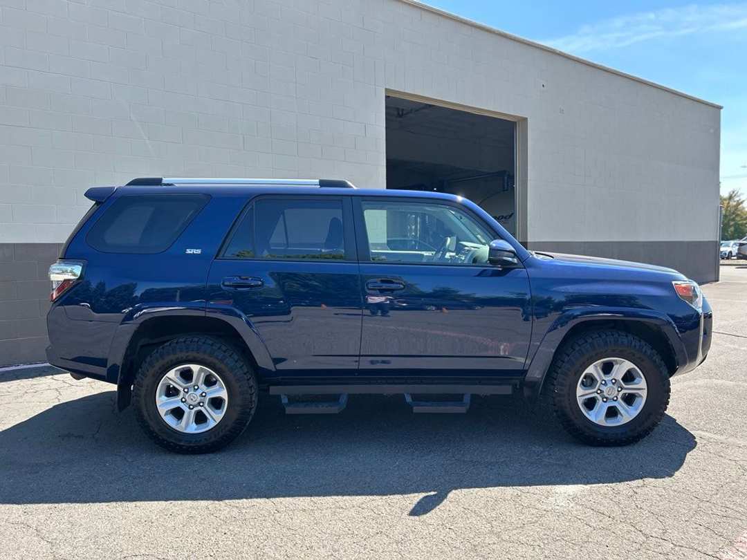 2019 Toyota 4Runner SR5 - Image 3