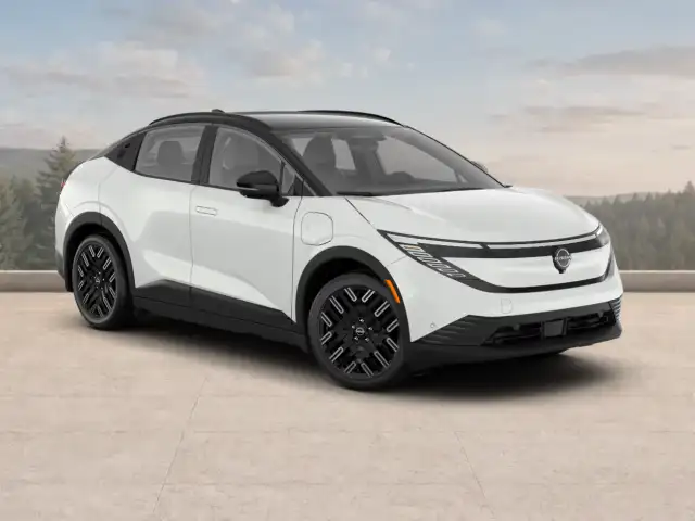 2026 Nissan LEAF PLATINUM+