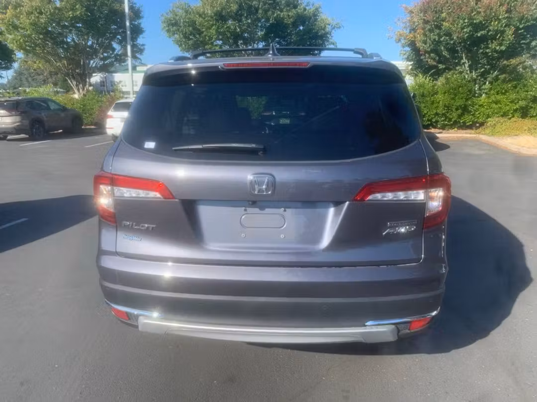 2022 Honda Pilot Touring - Image 3