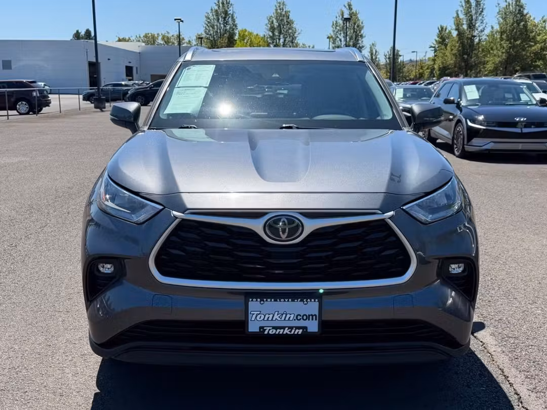 2020 Toyota Highlander XLE - Image 3