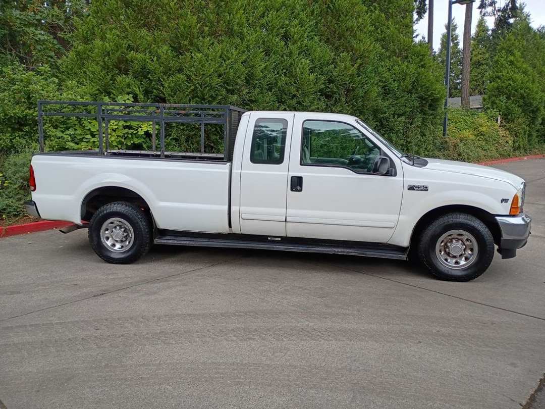 2001 Ford F-250Sd - Image 3
