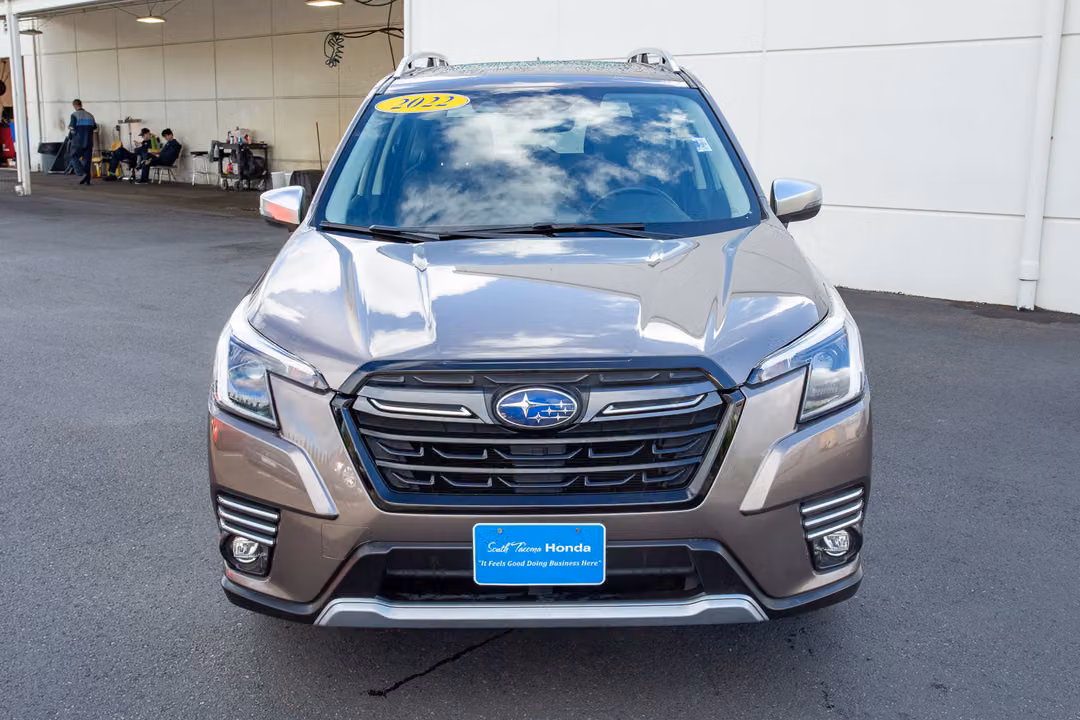 2022 Subaru Forester Touring - Image 3