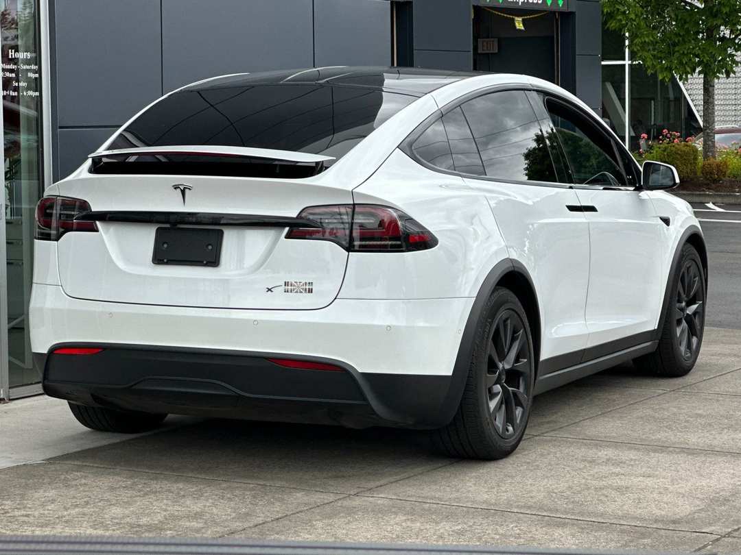 2022 Tesla Model X Plaid - Image 3