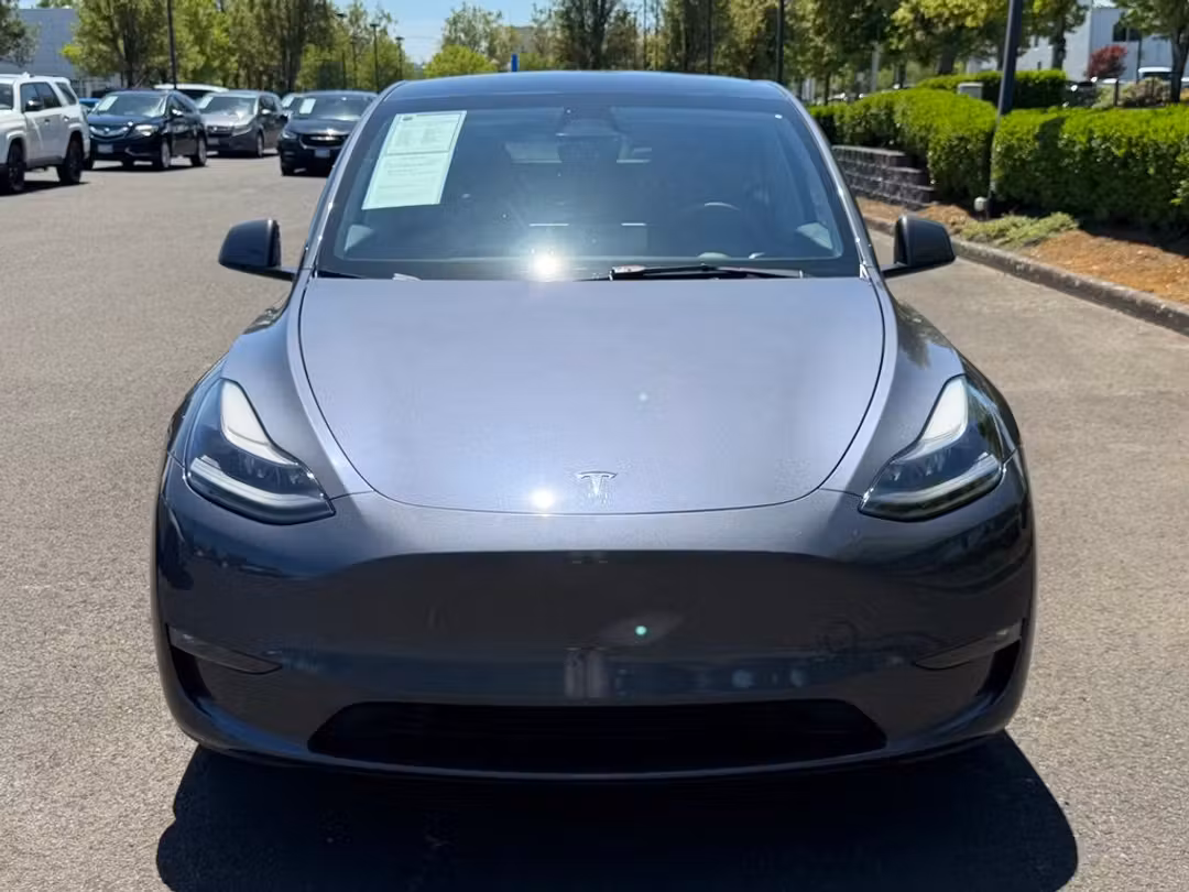 2023 Tesla Model Y Long Range - Image 3