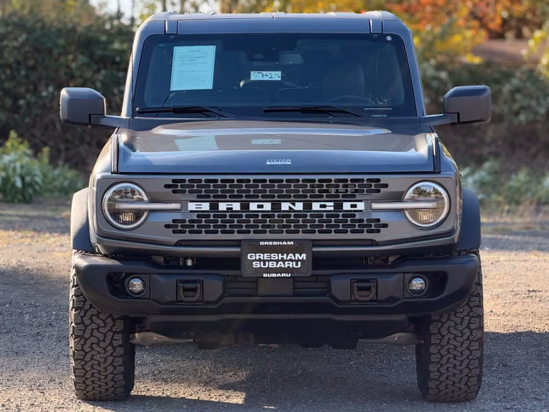 2025 Ford Bronco Badlands - Image 2