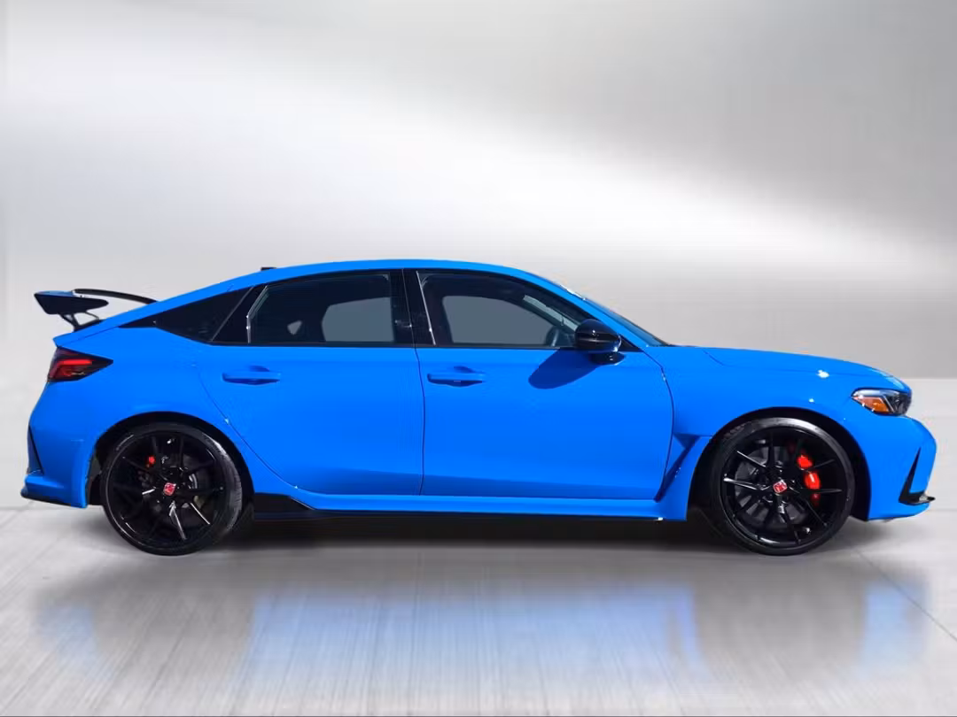 2025 Honda Civic Type R - Image 2