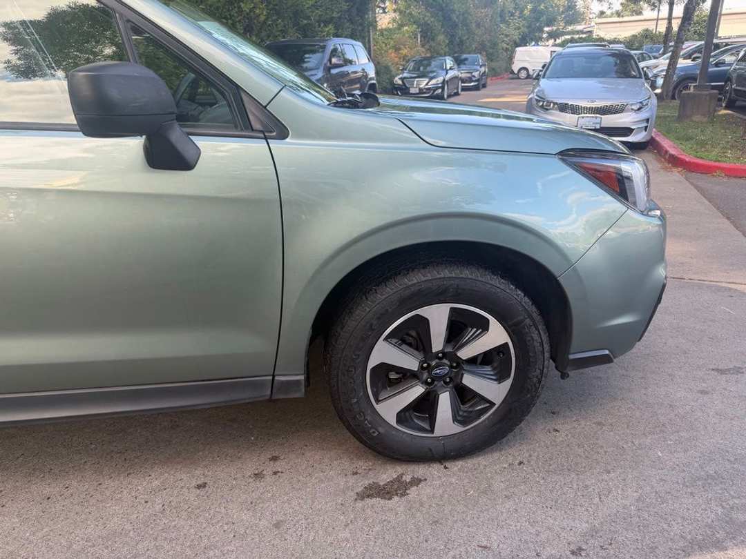 2017 Subaru Forester 2.5i - Image 3
