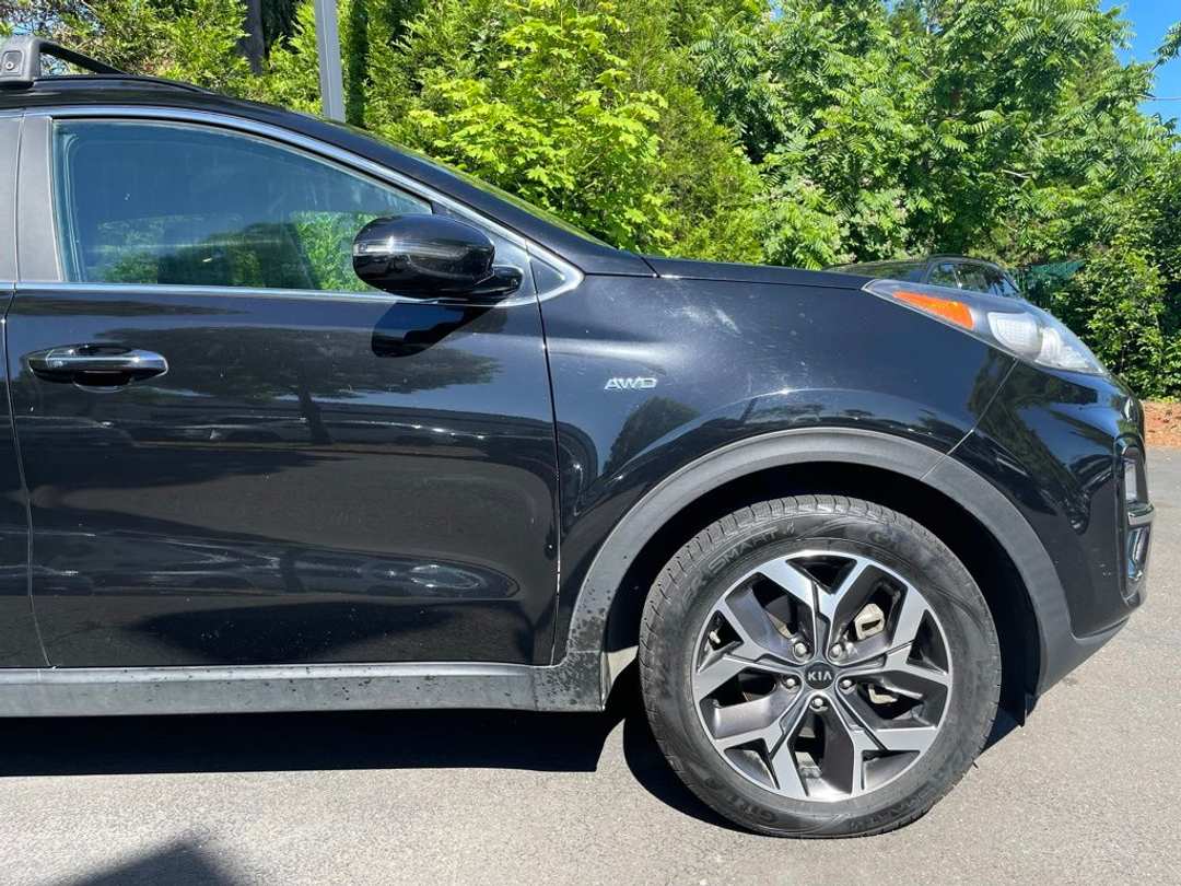 2022 Kia Sportage EX - Image 2