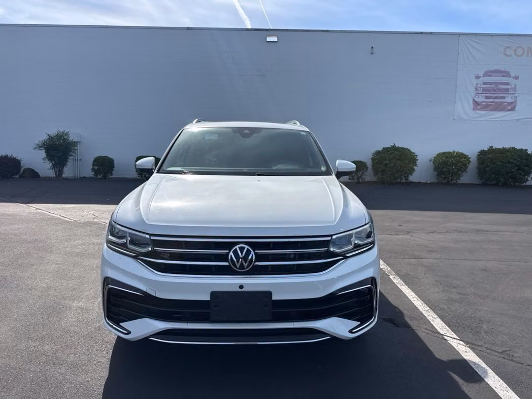 2022 Volkswagen Tiguan 2.0T SEL RLine - Image 2
